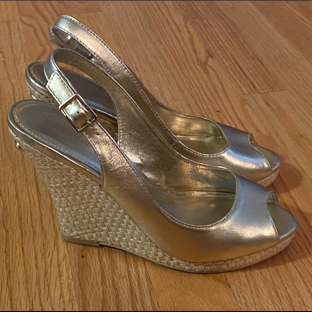 Lilly Pulitzer gold metallic leather wedges!